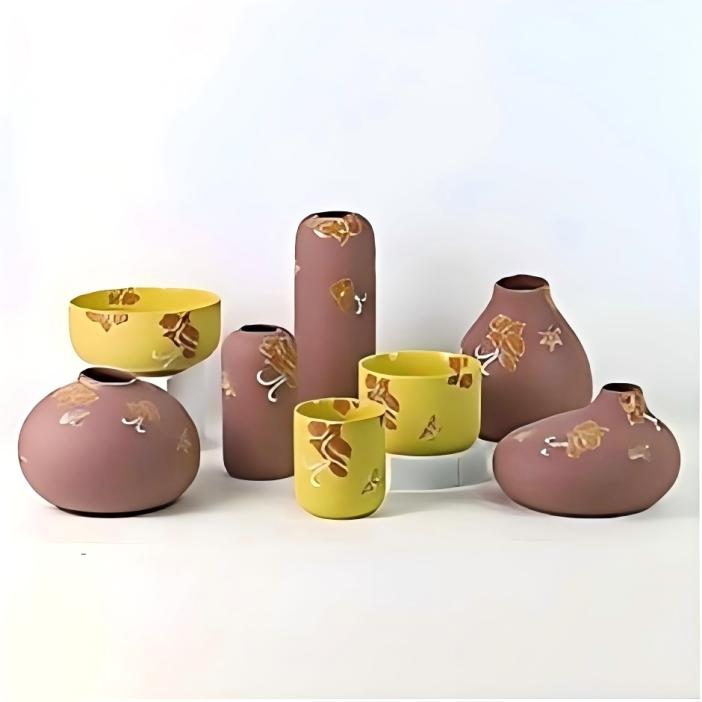 Vidistine unquam singularem suavitatem fusionis ceramicorum et naturae?