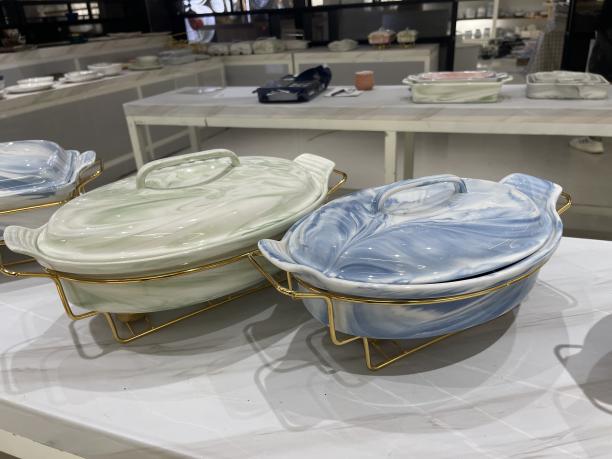 Marbled Ceramic Plat: Perfect Blend of Art and Prudentia in Triclinio Tabula