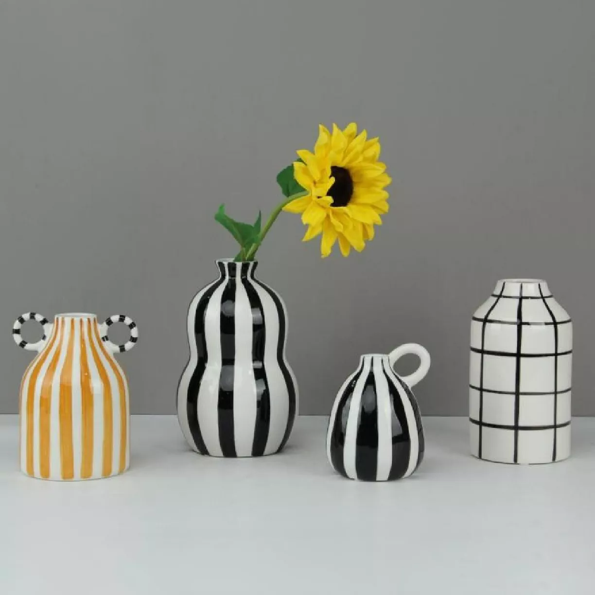 Geometricae Lineae Ceramic Vase Geometricae Lineae Ceramic Vase